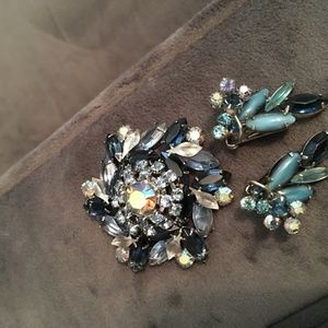 VINTAGE BROOCH AND EARRINGS